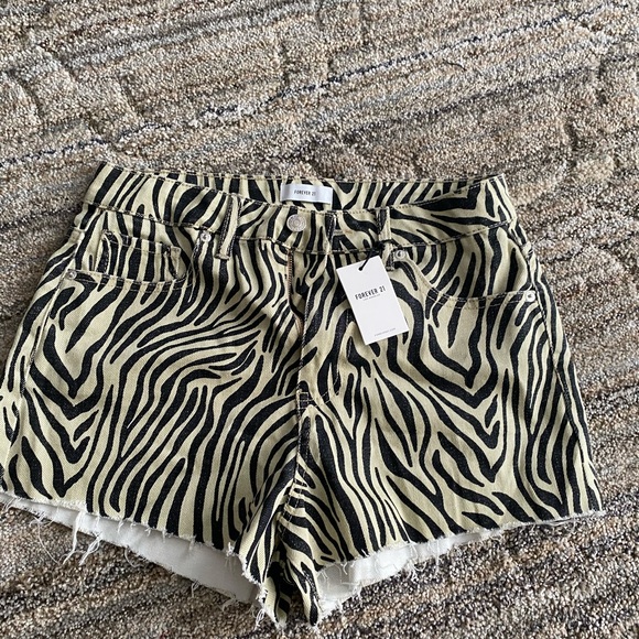 Printed shorts - Picture 1 of 2